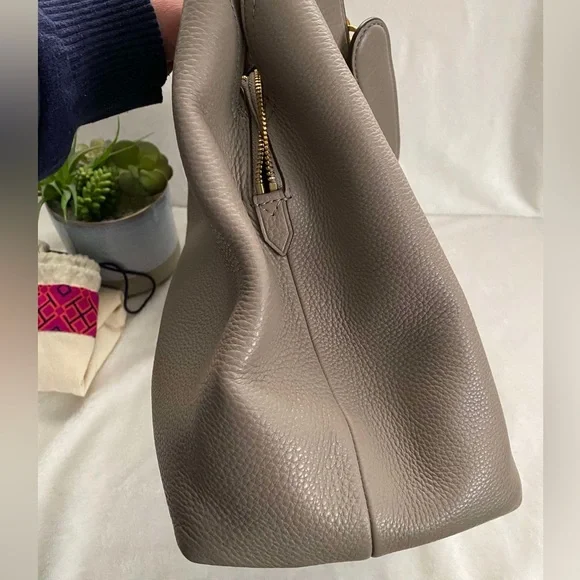 ✨Like New Tory Burch Chelsea Slouchy Leather Tote Bag
